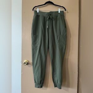 Mandala women’s scrub pants. Olive size M (unsure if petite) worn once